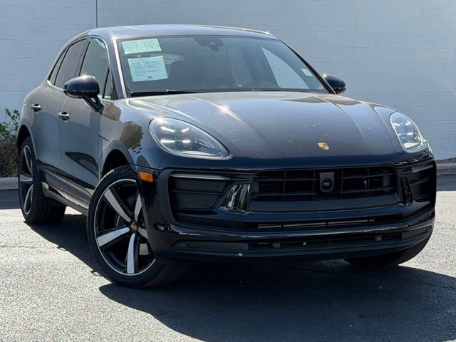 Used 2025 Porsche Macan AWD/4WD image 7