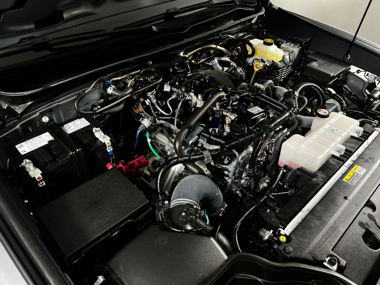 Certified 2025 Toyota Tacoma SR image 10