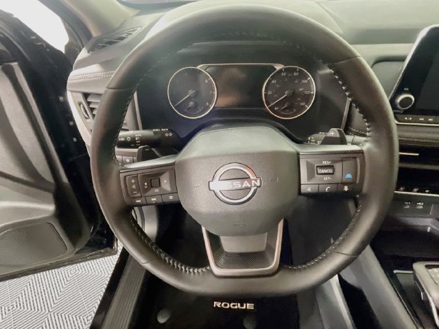 Used 2026 Nissan Rogue SV FWD image 12