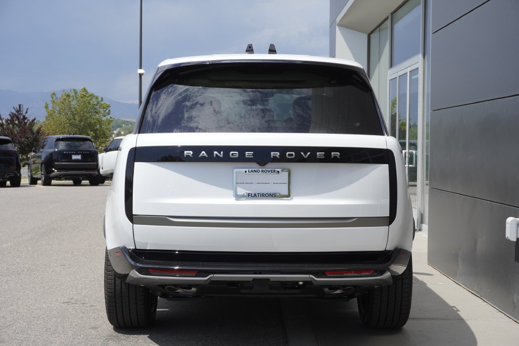 New 2026 Land Rover Range Rover Long Wheelbase SE AWD/4WD image 6