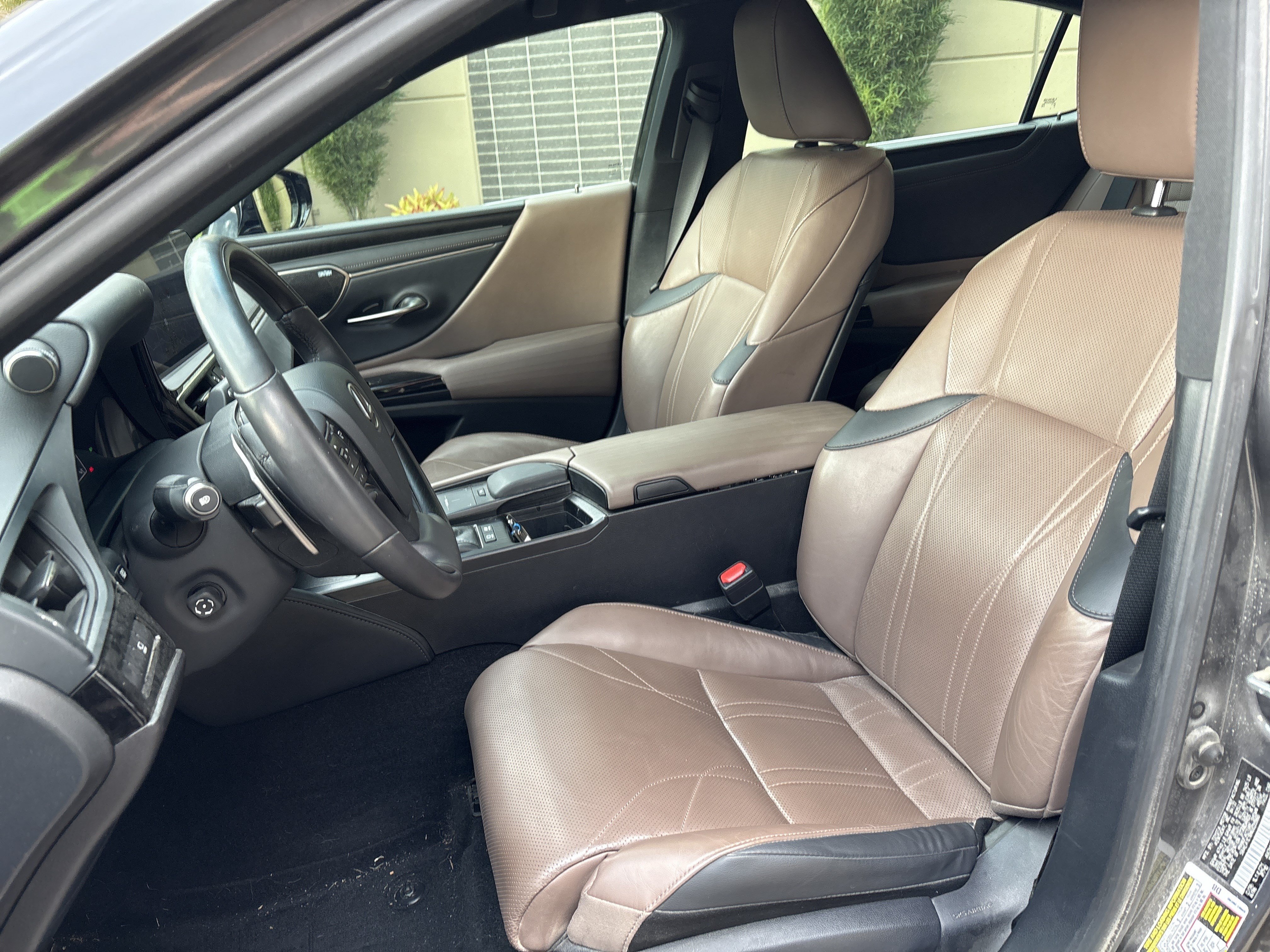 Certified 2022 Lexus ES 300h w/ Accessory Package 2 FWD image 16