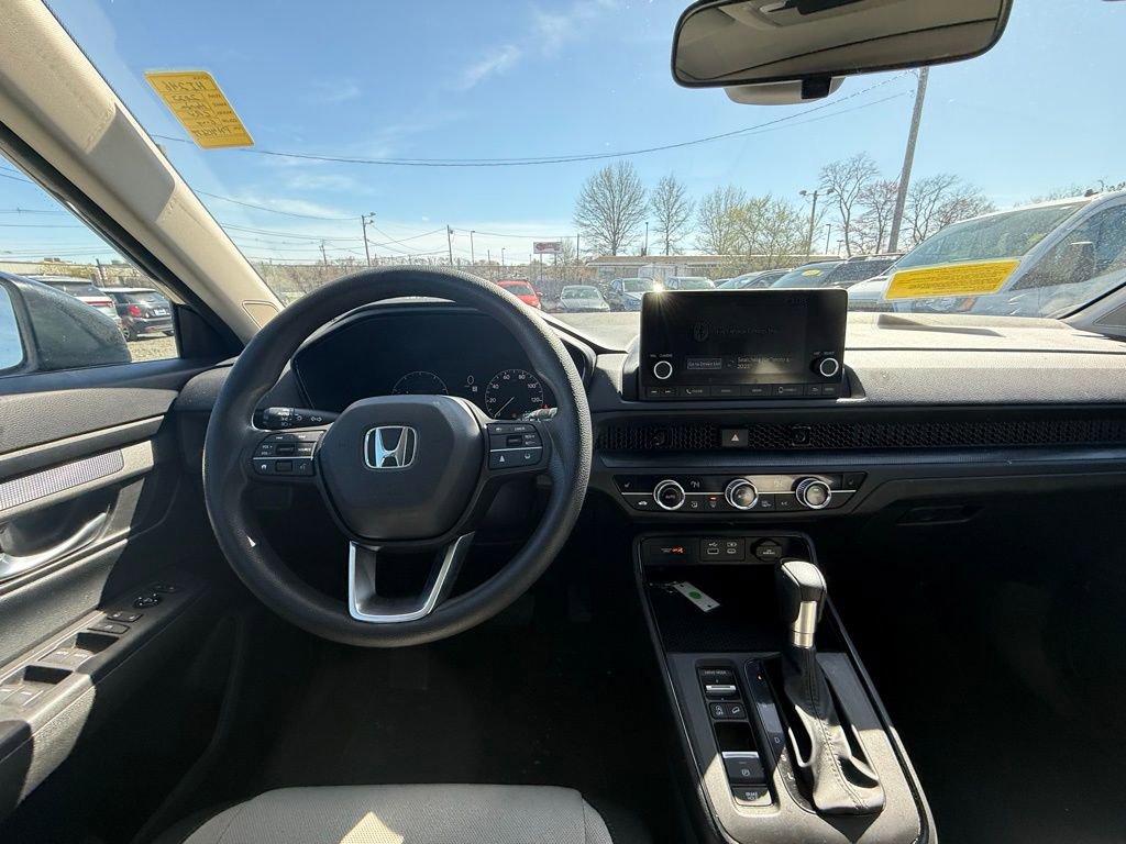Used 2023 Honda CR-V EX image 8