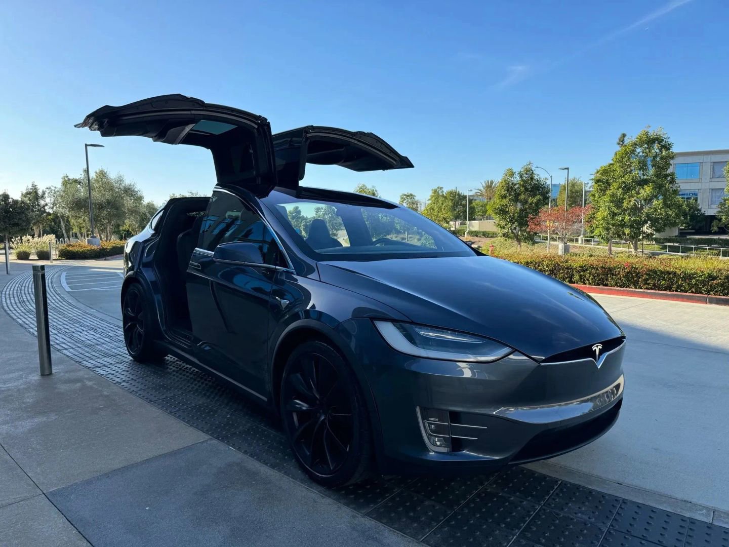 Used 2019 Tesla Model X Long Range AWD/4WD image 4