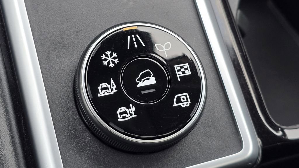 Used 2022 Nissan Pathfinder SL w/ SL Premium Package image 9