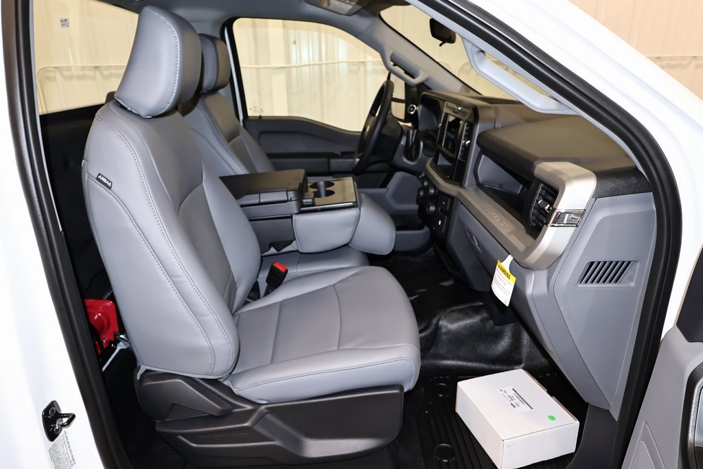 New 2026 Ford F550 4x4 Regular Cab Super Duty image 12