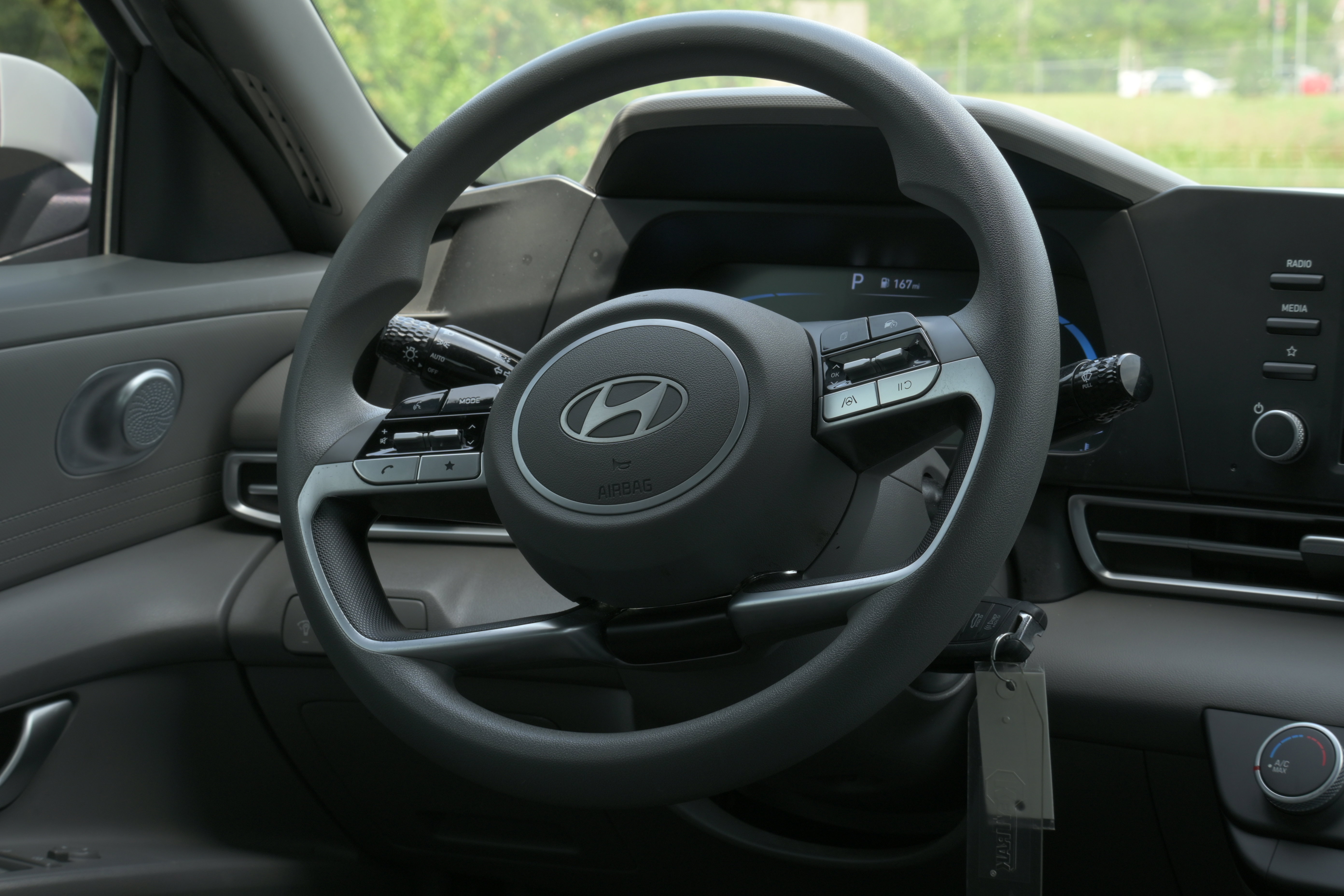 Used 2024 Hyundai Elantra SE FWD image 18