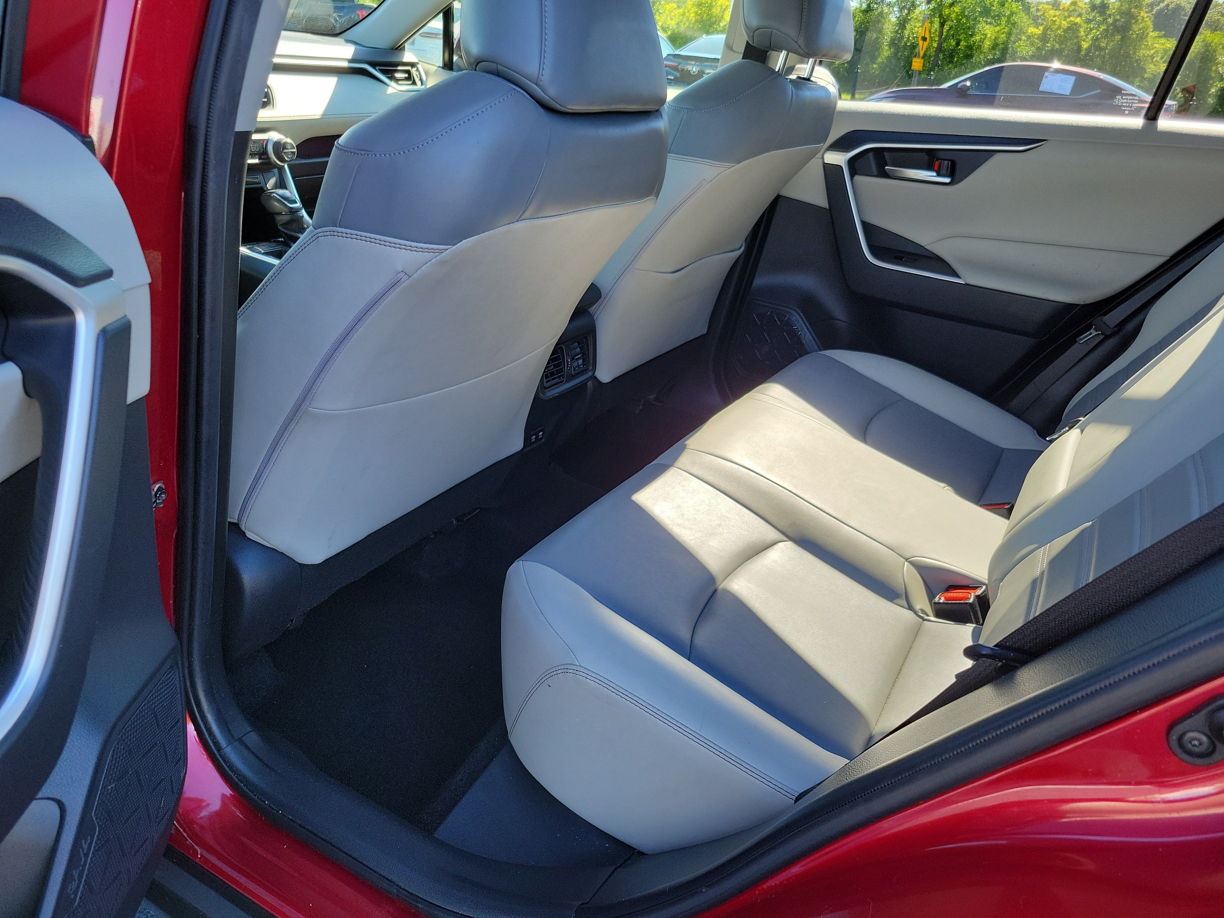 Certified 2019 Toyota RAV4 XLE Premium FWD image 13