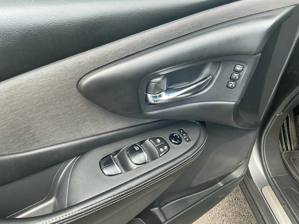 Used 2021 Nissan Murano SL w/ SL Moonroof Package AWD/4WD image 16