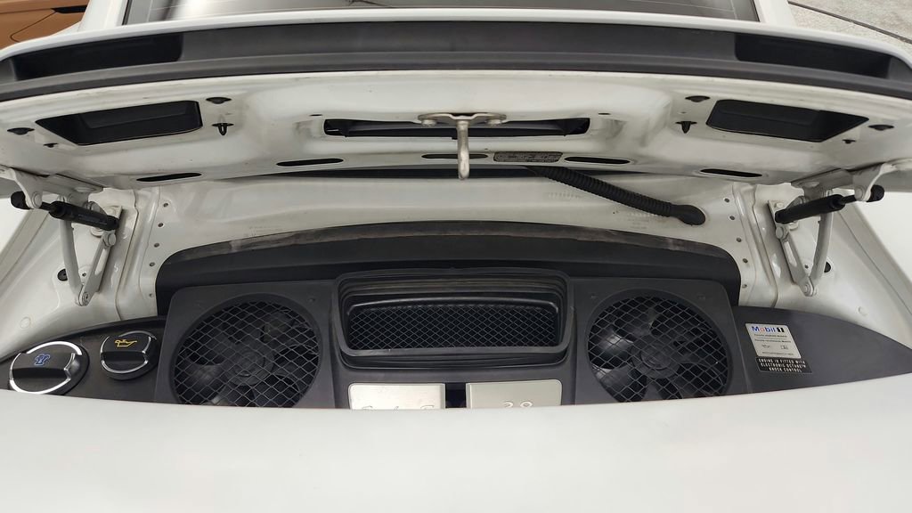 Used 2015 Porsche 911 Turbo S image 28