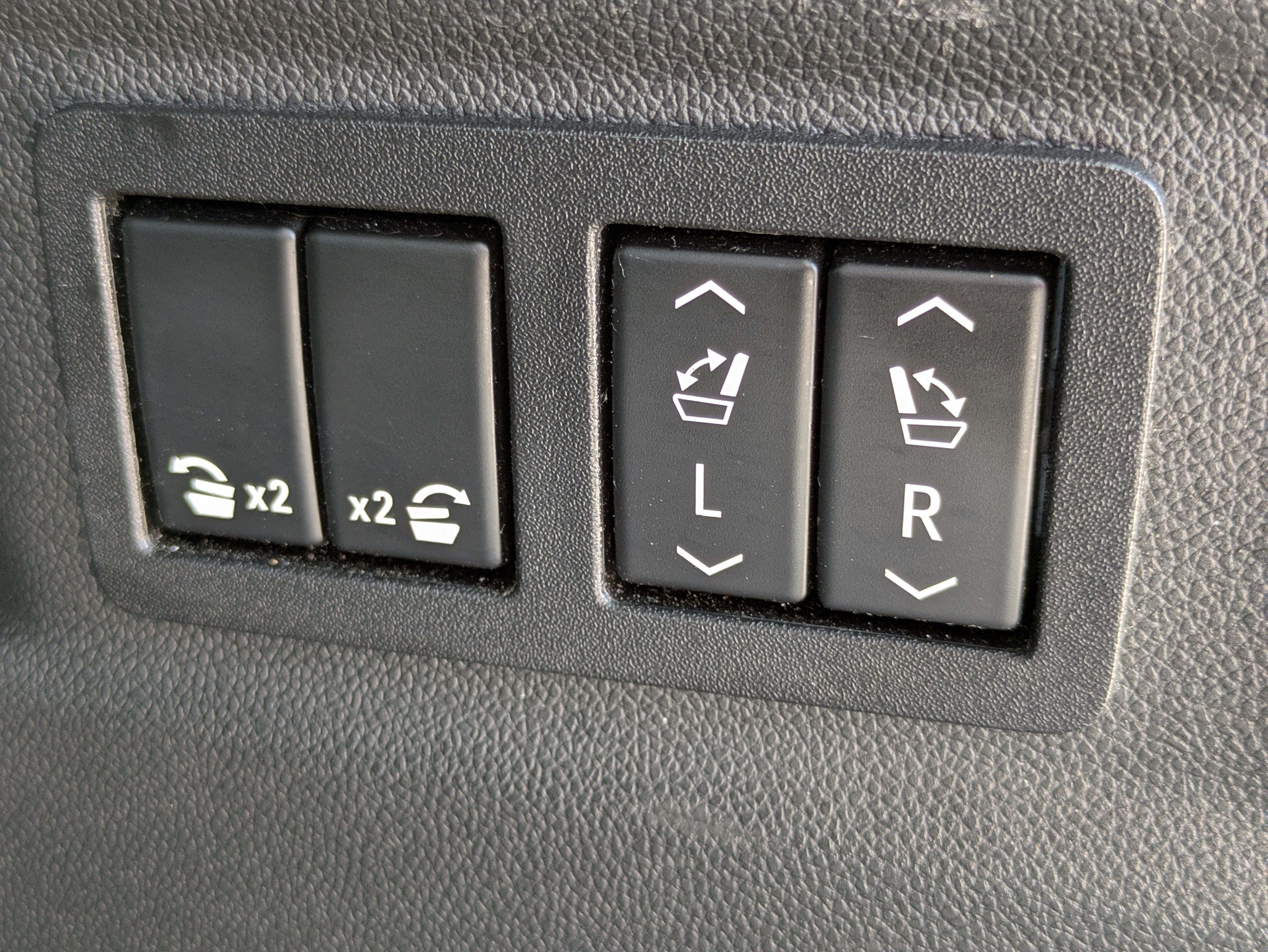 Used 2021 Chevrolet Tahoe RST w/ Luxury Package AWD/4WD image 11