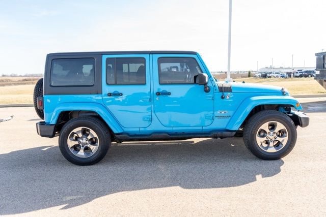 Used 2017 Jeep Wrangler Unlimited Sahara w/ Dual Top Group image 8