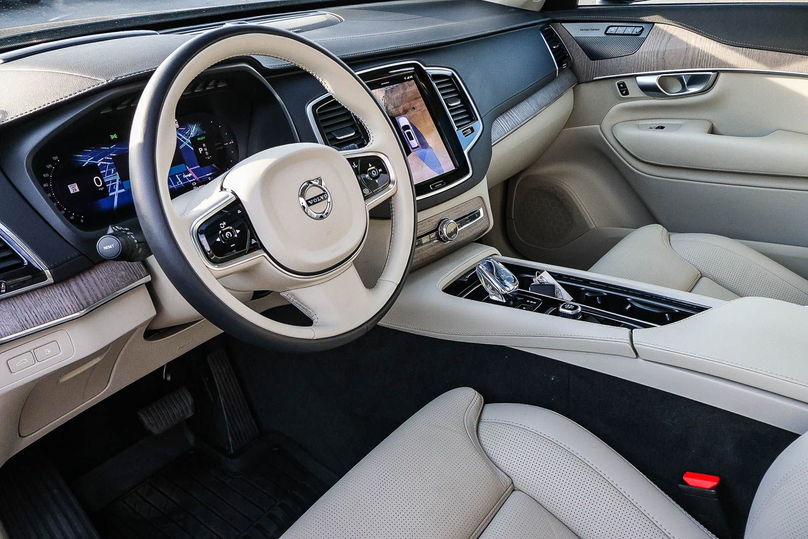 Used 2024 Volvo XC90 T8 Ultimate w/ Protection Package Premier image 28