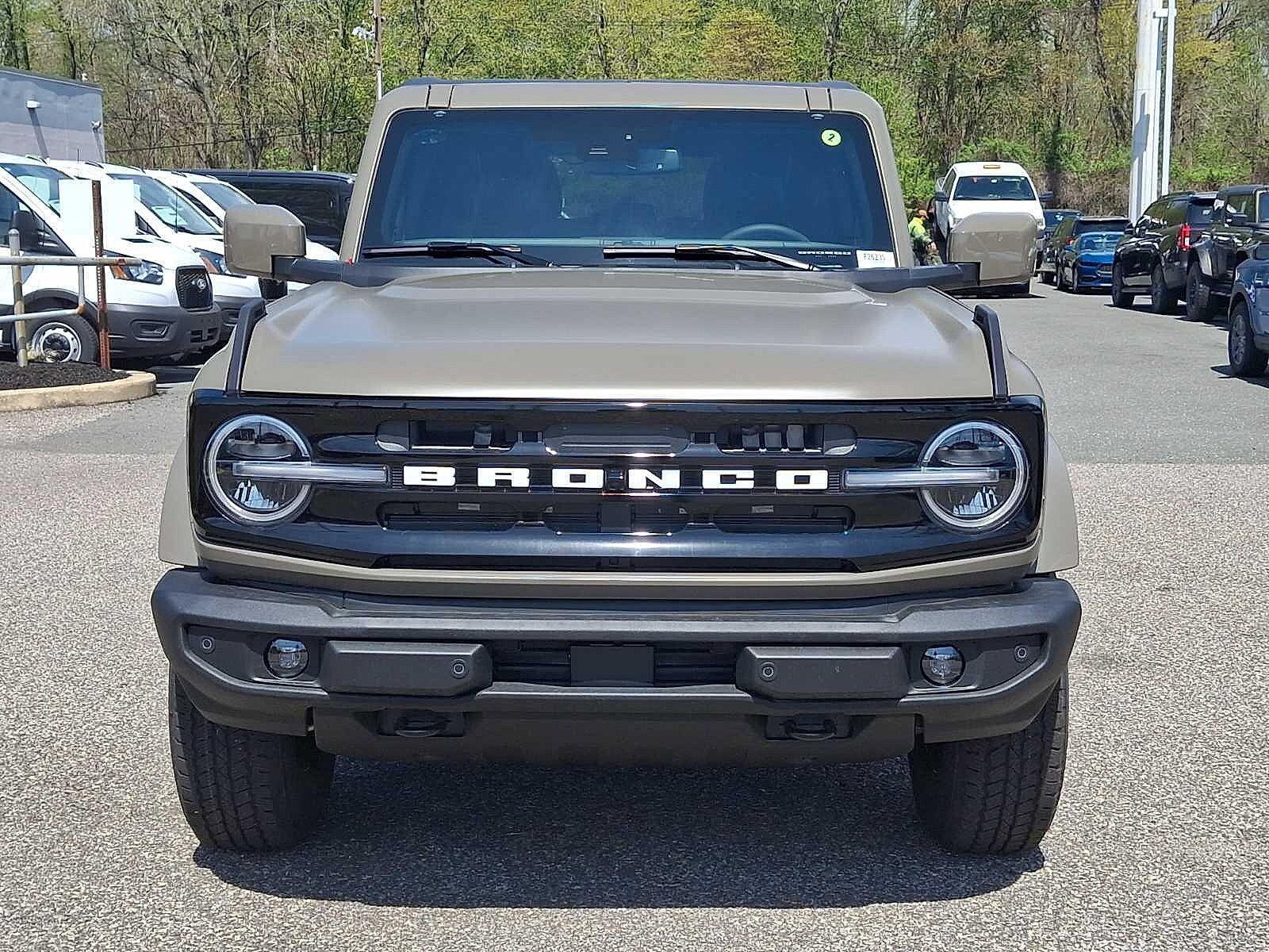 New 2026 Ford Bronco Outer Banks AWD/4WD image 2