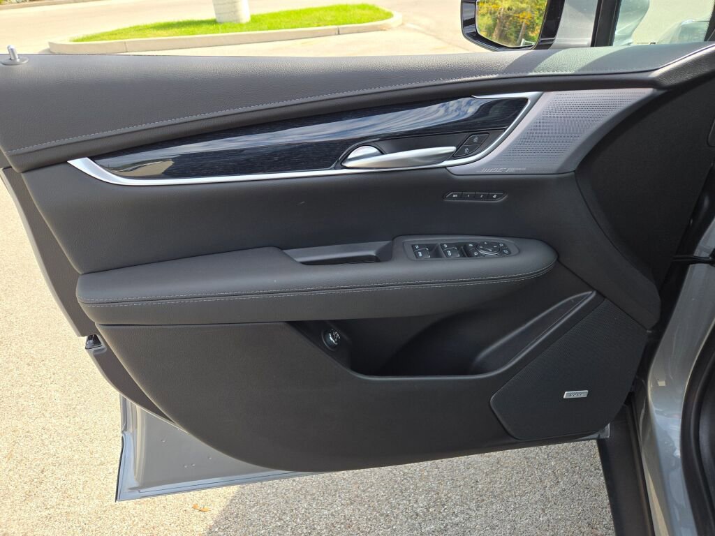 New 2025 Cadillac XT5 Premium Luxury w/ LPO, Floor Liner Package image 22