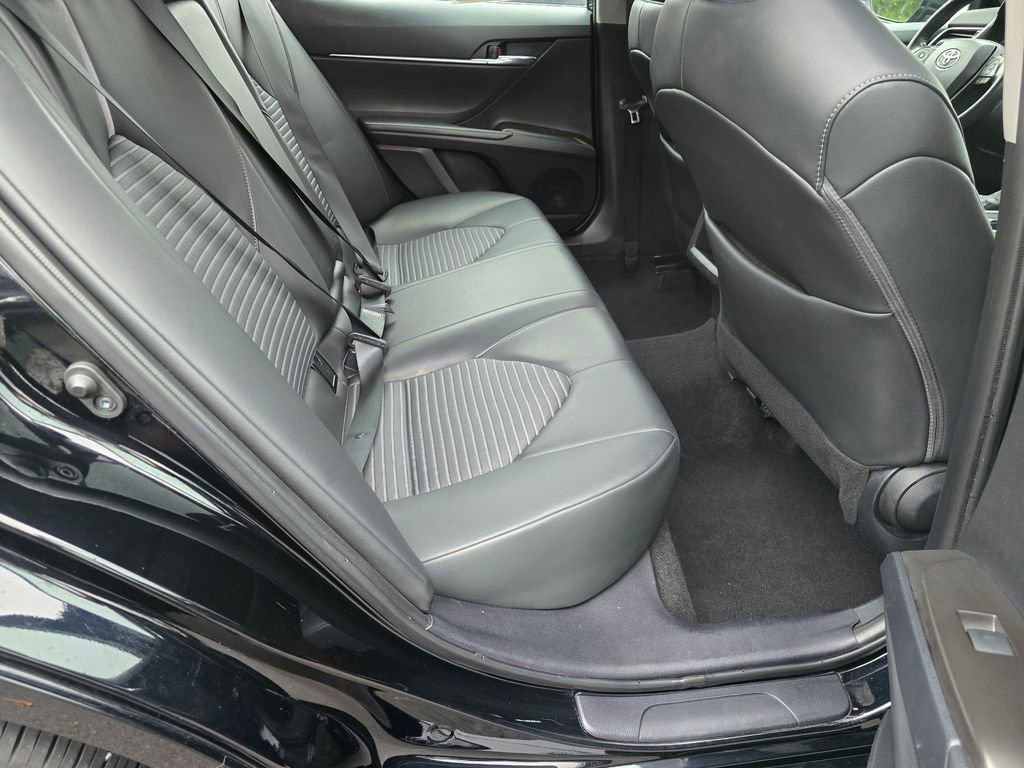 Used 2024 Toyota Camry SE image 14