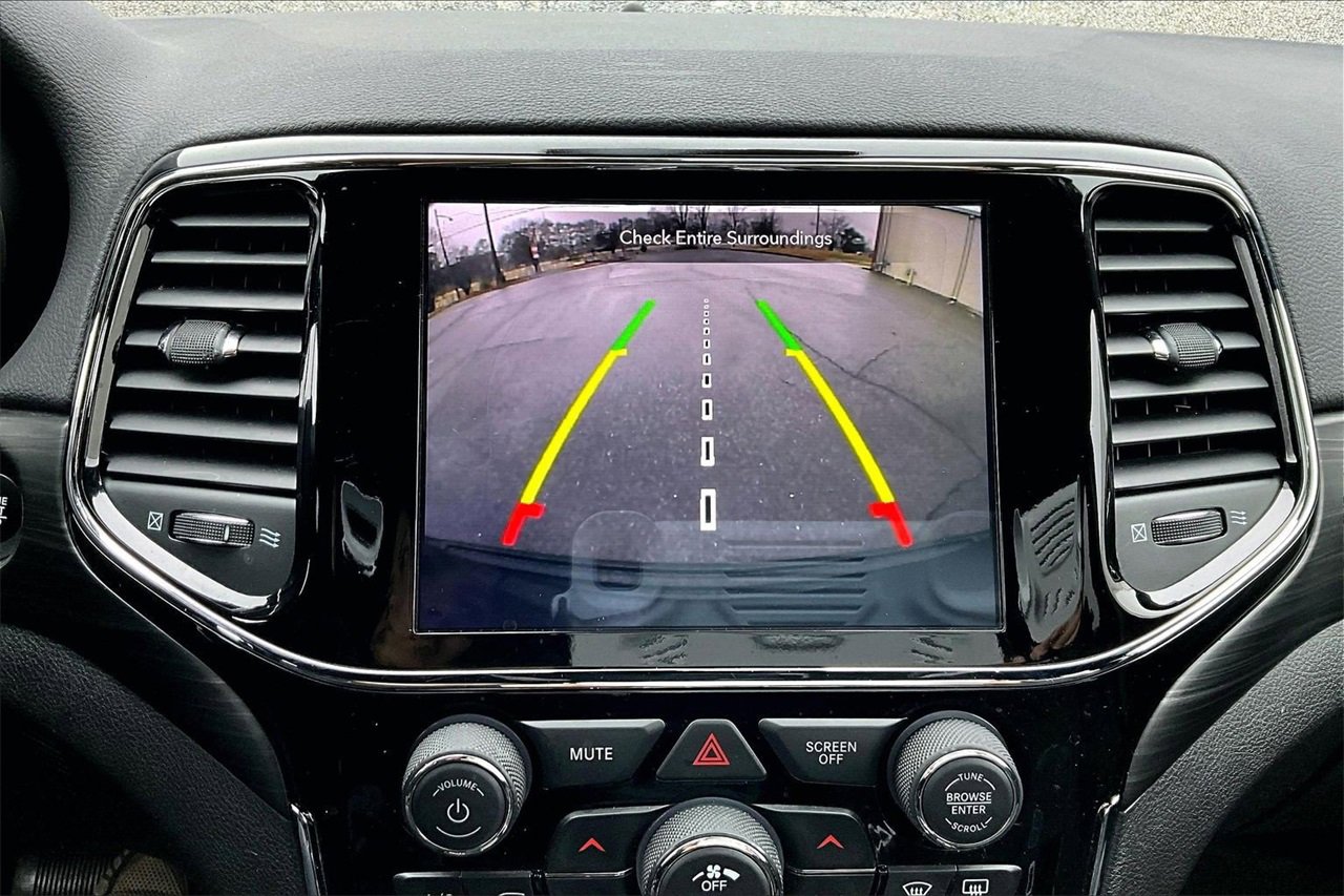 Certified 2020 Jeep Grand Cherokee Laredo image 14