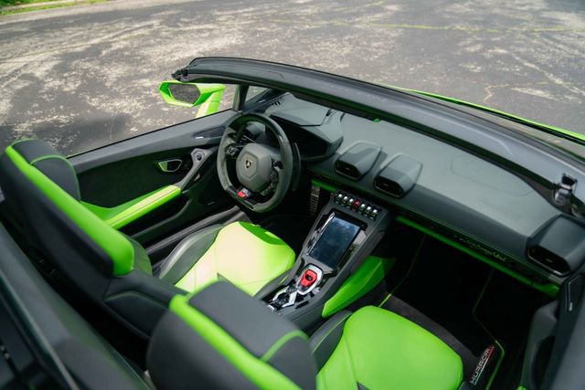 Used 2023 Lamborghini Huracan EVO AWD/4WD image 34