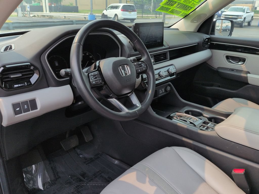 Used 2024 Honda Pilot Touring image 35