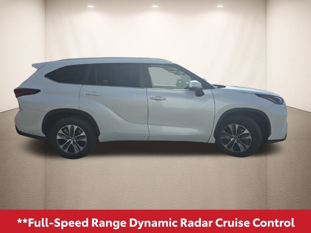Used 2024 Toyota Highlander XLE image 9