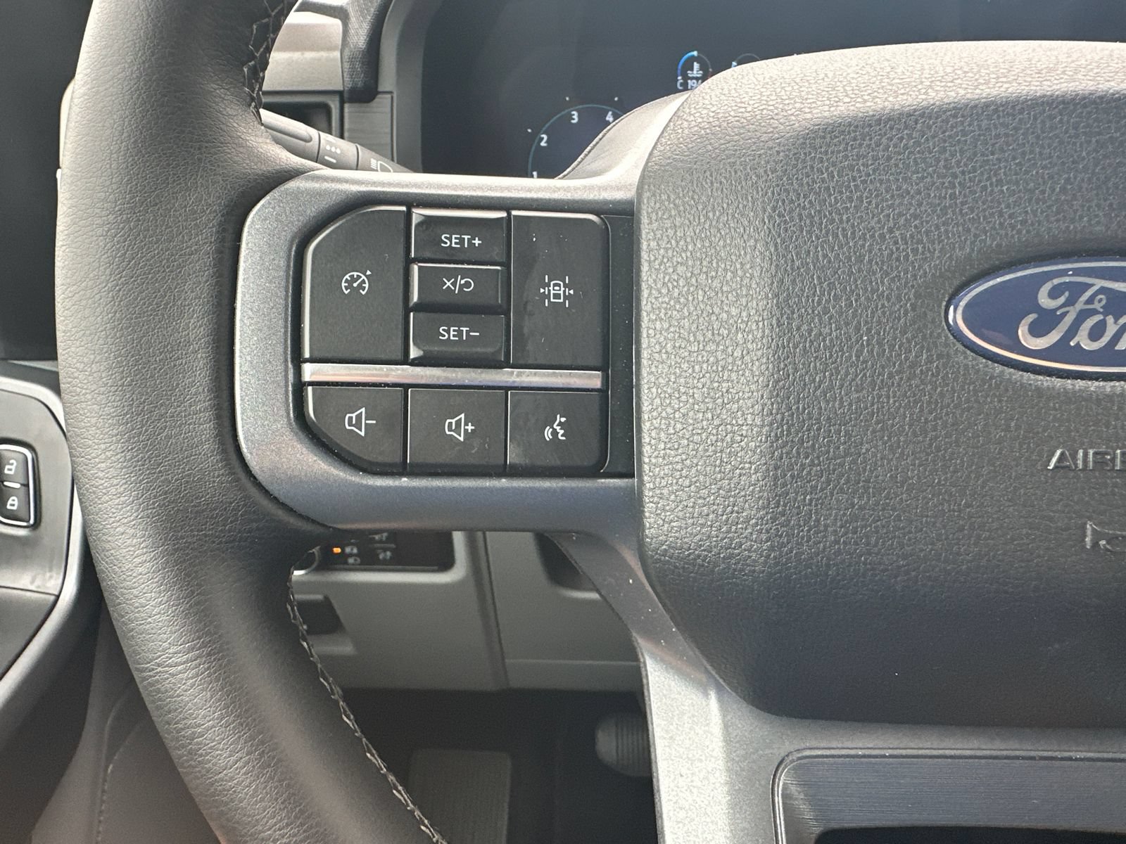 Used 2025 Ford F150 XLT w/ Equipment Group 301A Standard AWD/4WD image 20