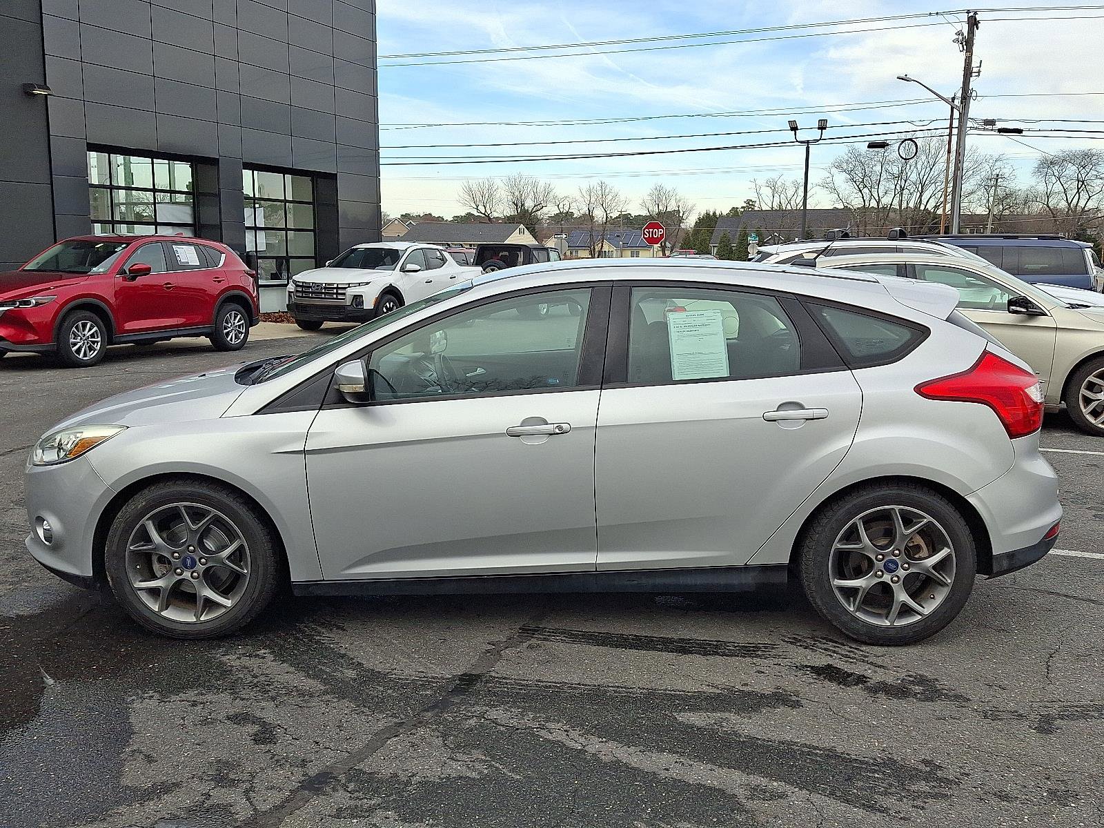 Used 2014 Ford Focus SE w/ Equipment Group 201A image 7