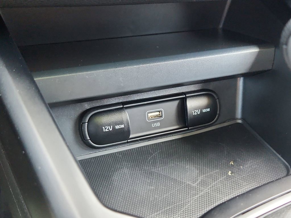 Certified 2025 Kia Soul LX image 21