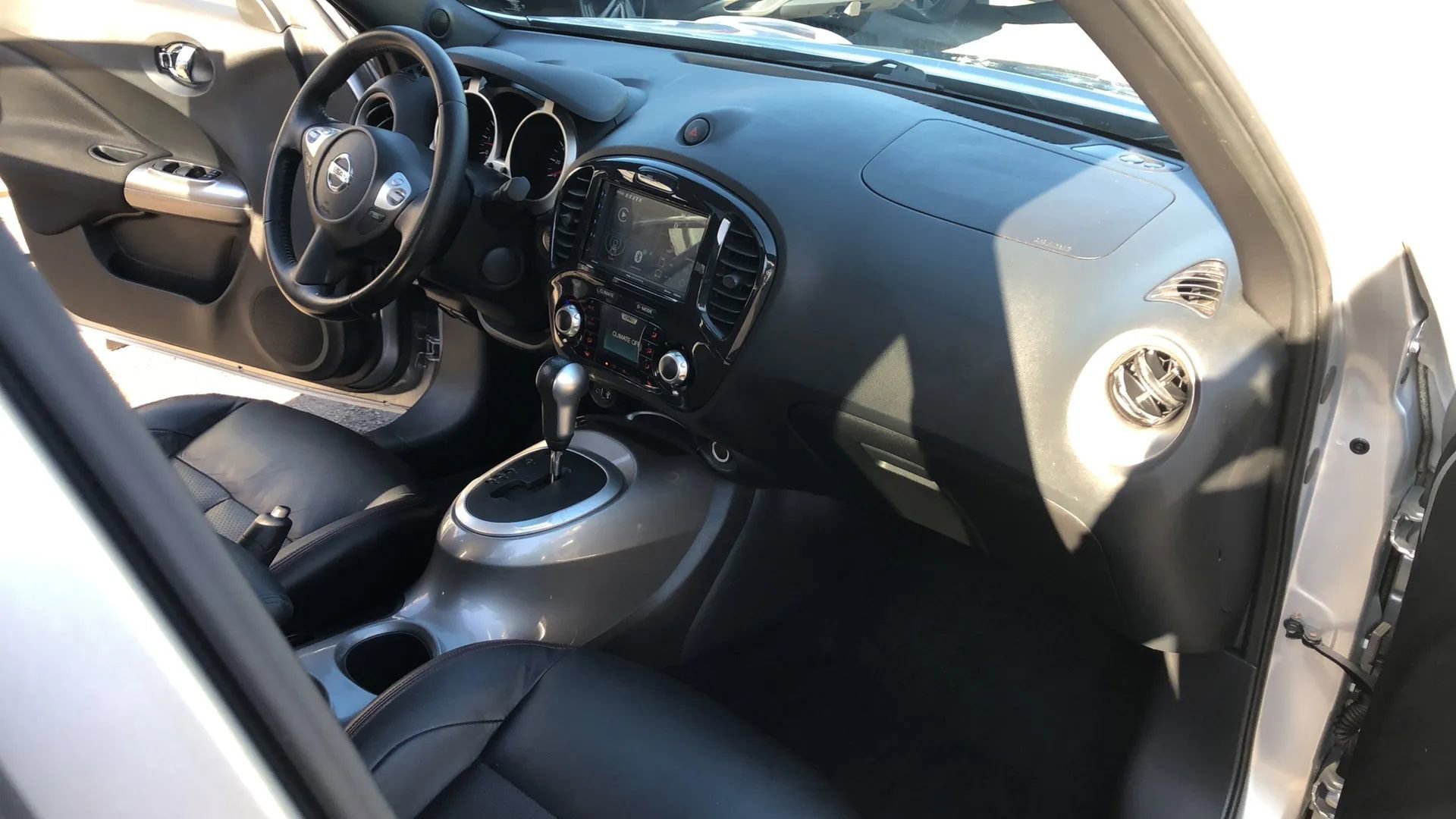 Used 2011 Nissan Juke SL image 20