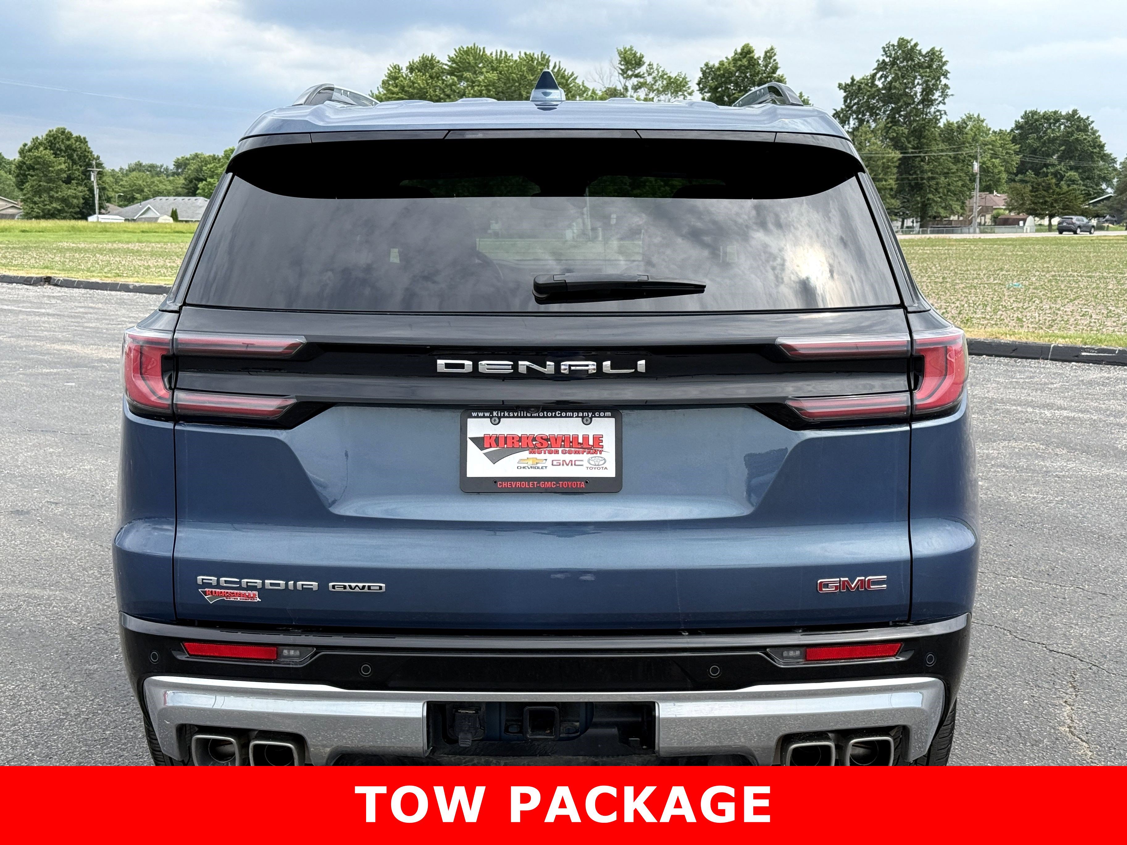 Used 2025 GMC Acadia Denali AWD/4WD image 4