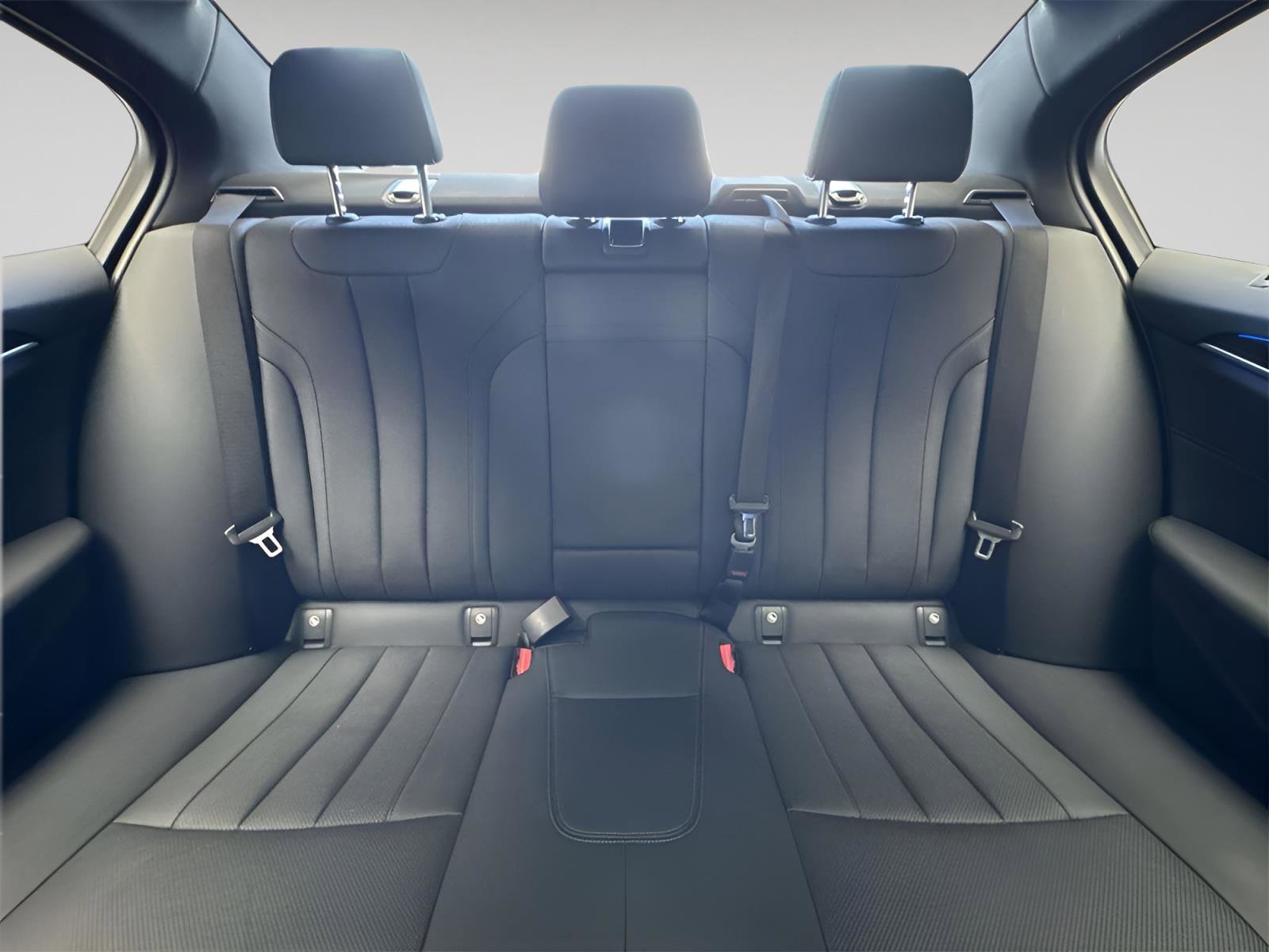 Used 2021 BMW 530i xDrive 530i xDrive w/ Premium Package image 23