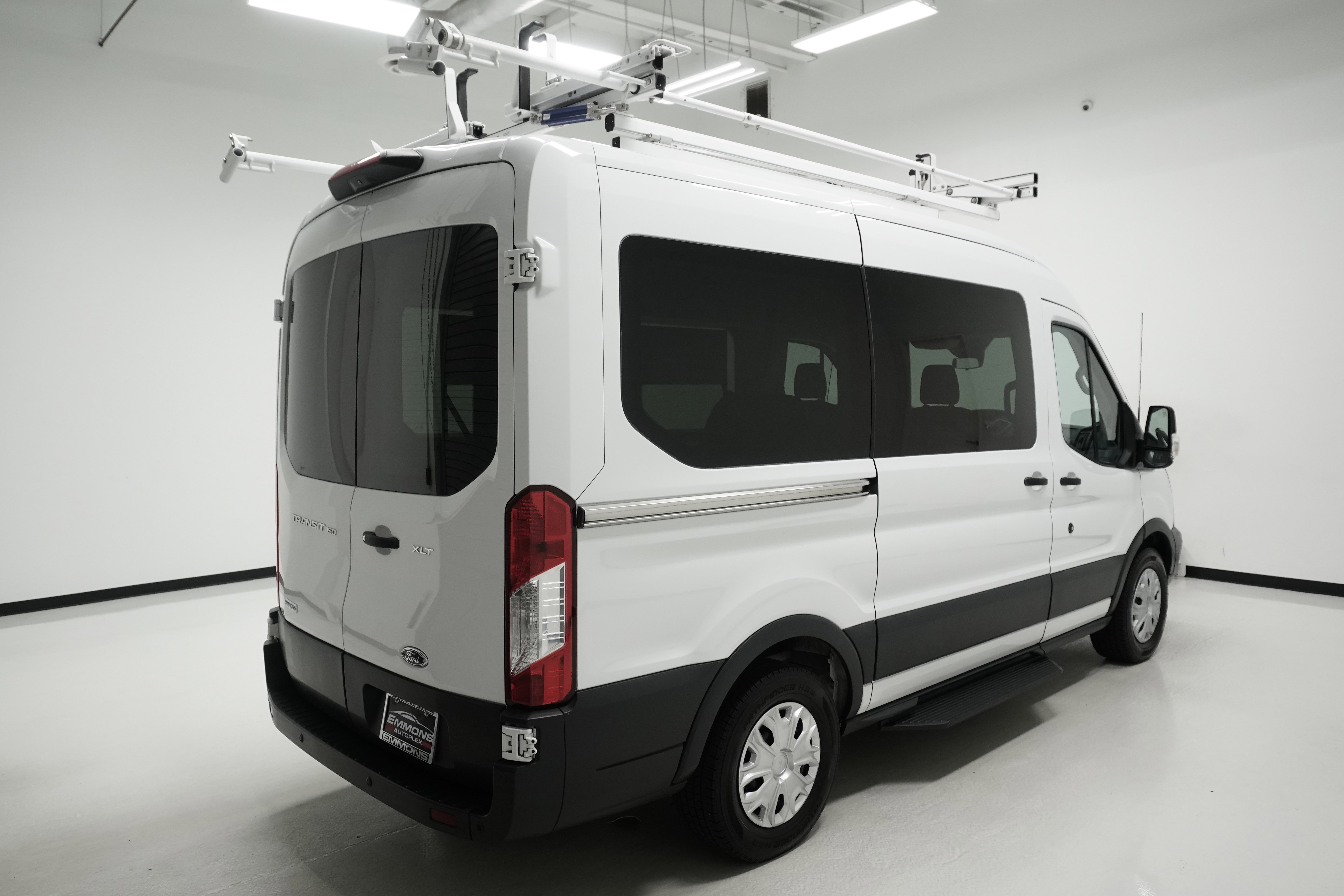 Used 2018 Ford Transit 150 XLT RWD image 3
