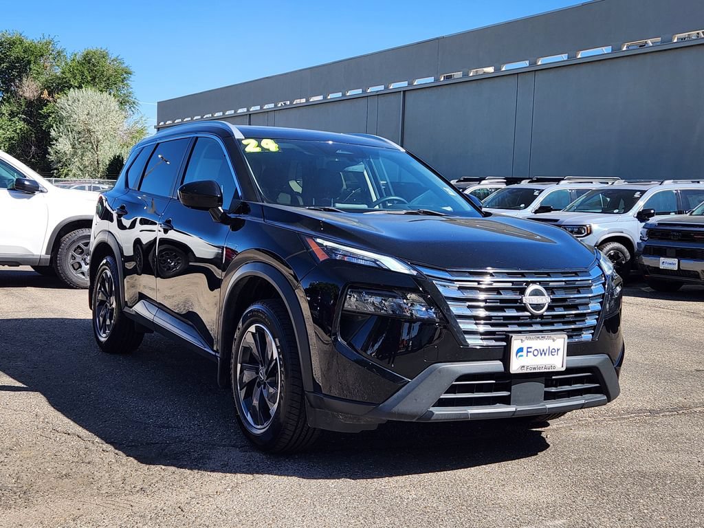 Used 2024 Nissan Rogue SV w/ SV Premium Package AWD/4WD image 3