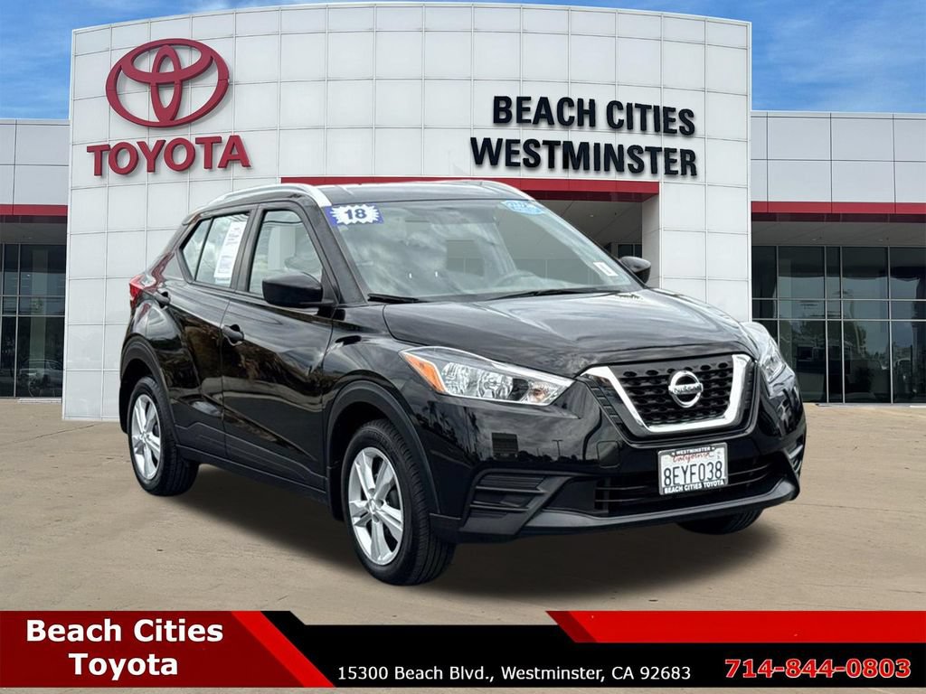 Used 2018 Nissan Kicks S FWD image 2