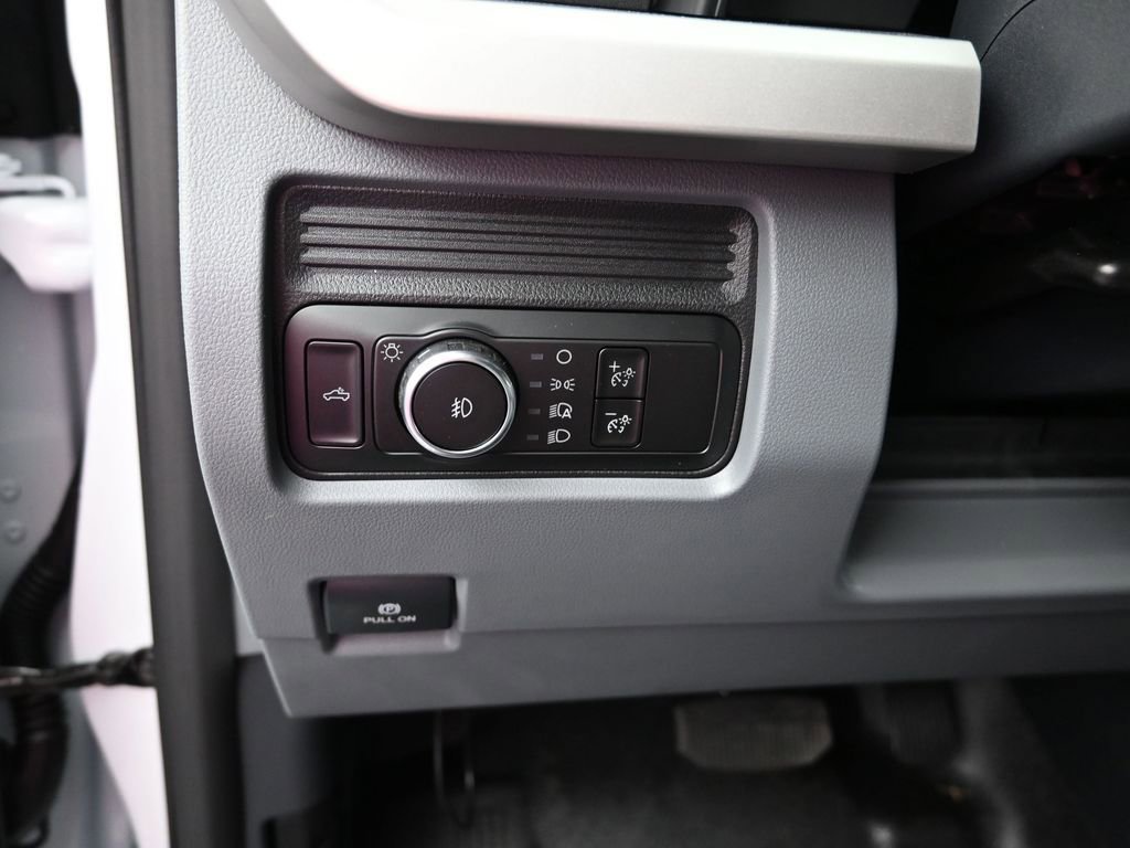 New 2026 Ford F250 XL w/ XL Chrome Package image 15