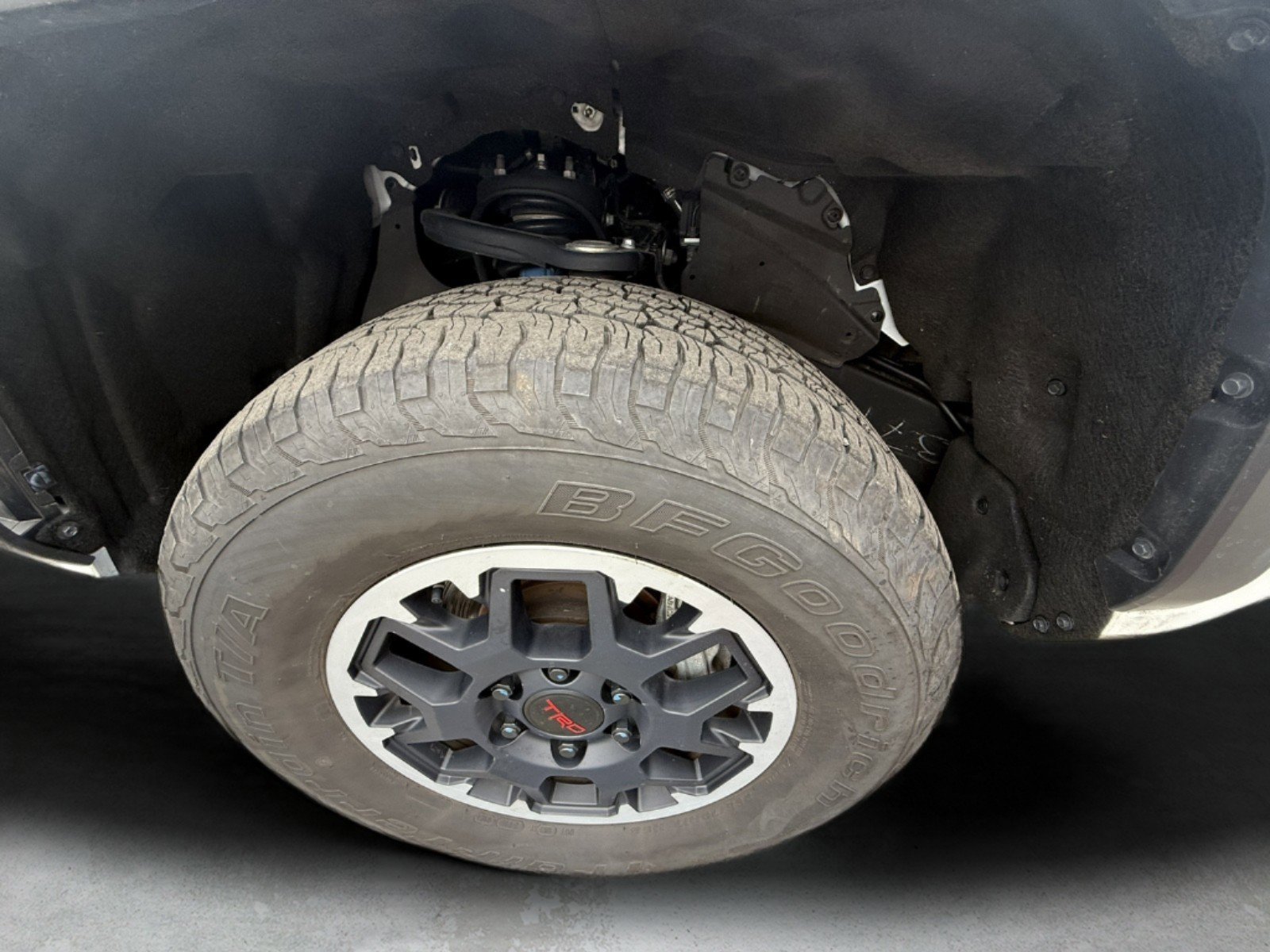 Used 2024 Toyota Tacoma TRD Off-Road AWD/4WD image 23