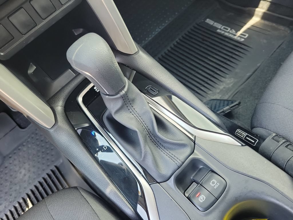 Certified 2025 Toyota Corolla Cross LE FWD image 26