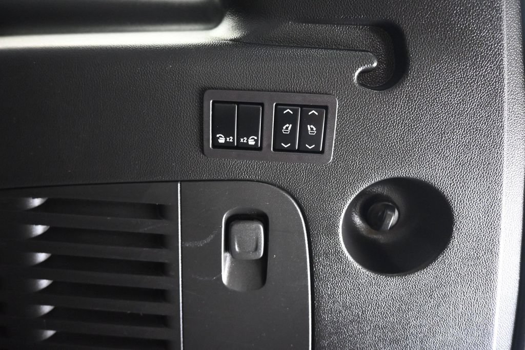 Used 2019 Chevrolet Suburban Premier w/ Premier Plus Edition AWD/4WD image 57