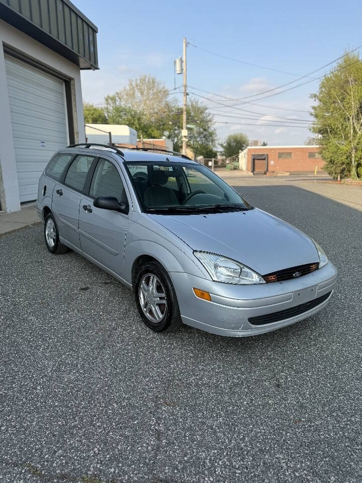 Used 2001 Ford Focus SE FWD image 9