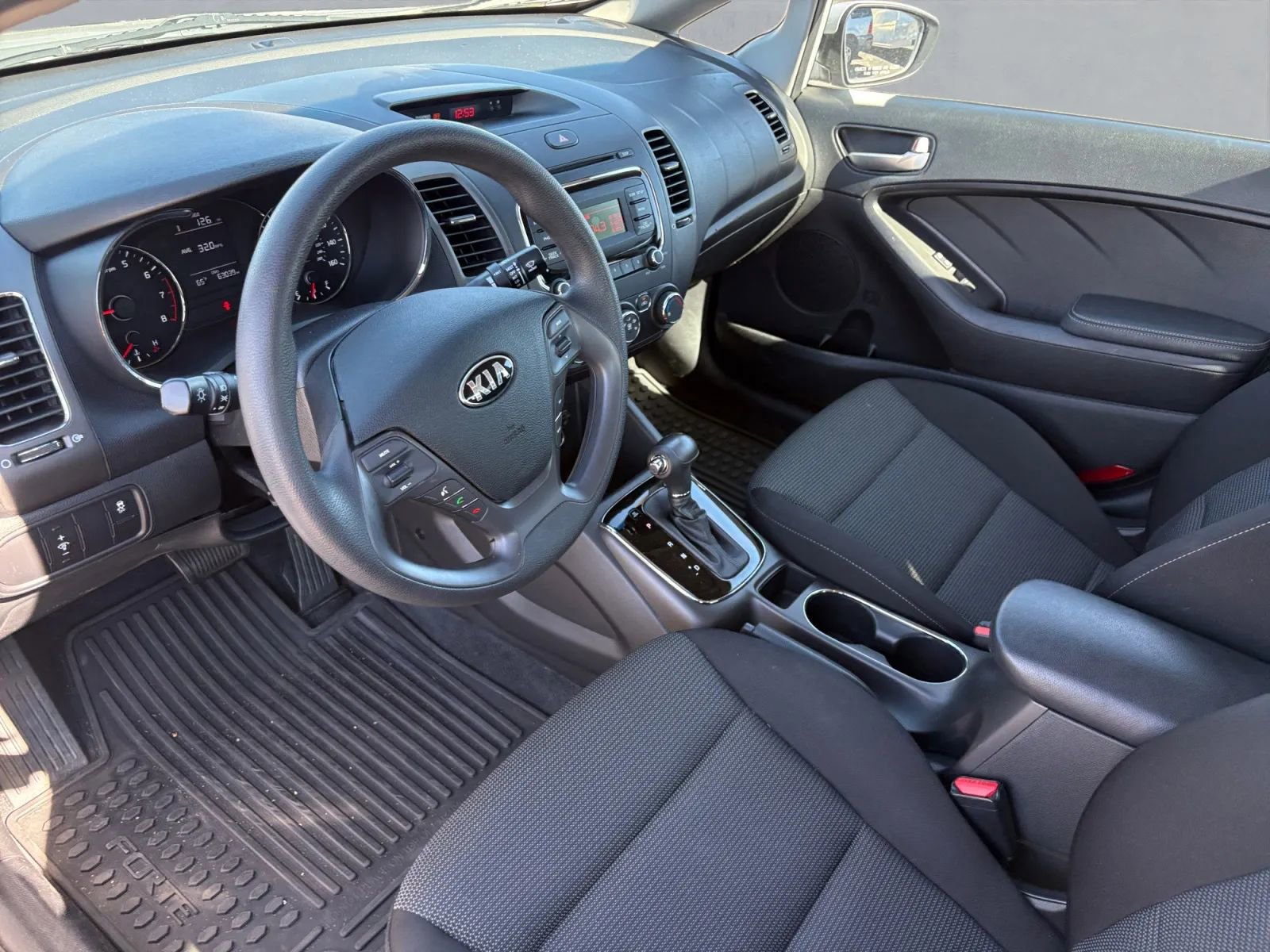 Used 2017 Kia Forte LX image 13