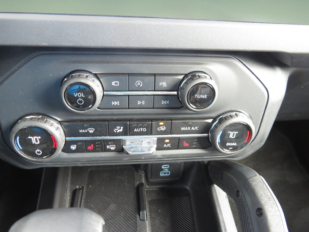 Used 2025 Ford Bronco Outer Banks w/ Sasquatch Package AWD/4WD image 24