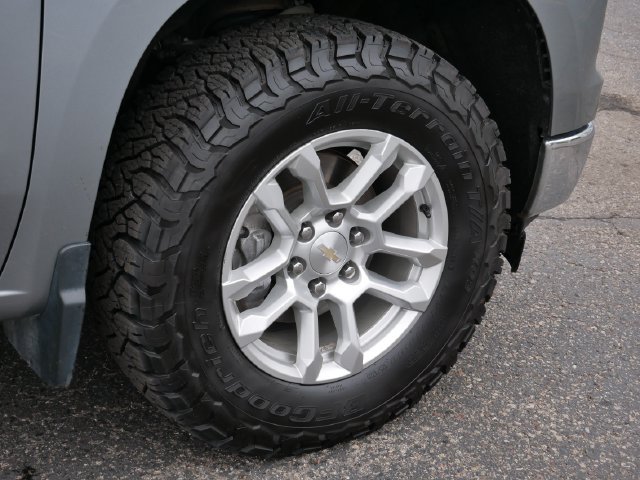 Used 2023 Chevrolet Silverado 1500 LT w/ Z71 Off-Road Package AWD/4WD image 11