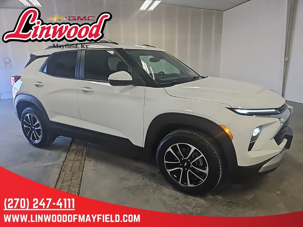 Used 2025 Chevrolet TrailBlazer LT AWD/4WD image 1