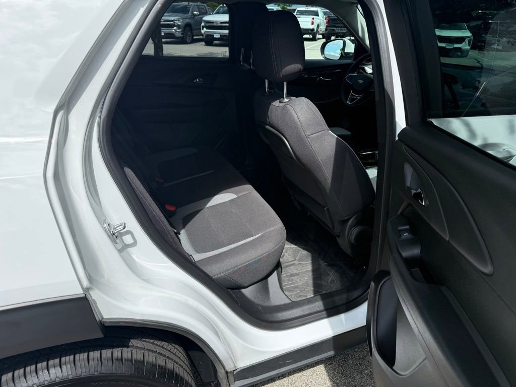 Used 2026 Chevrolet TrailBlazer LT w/ LT Cold Weather Package FWD image 13