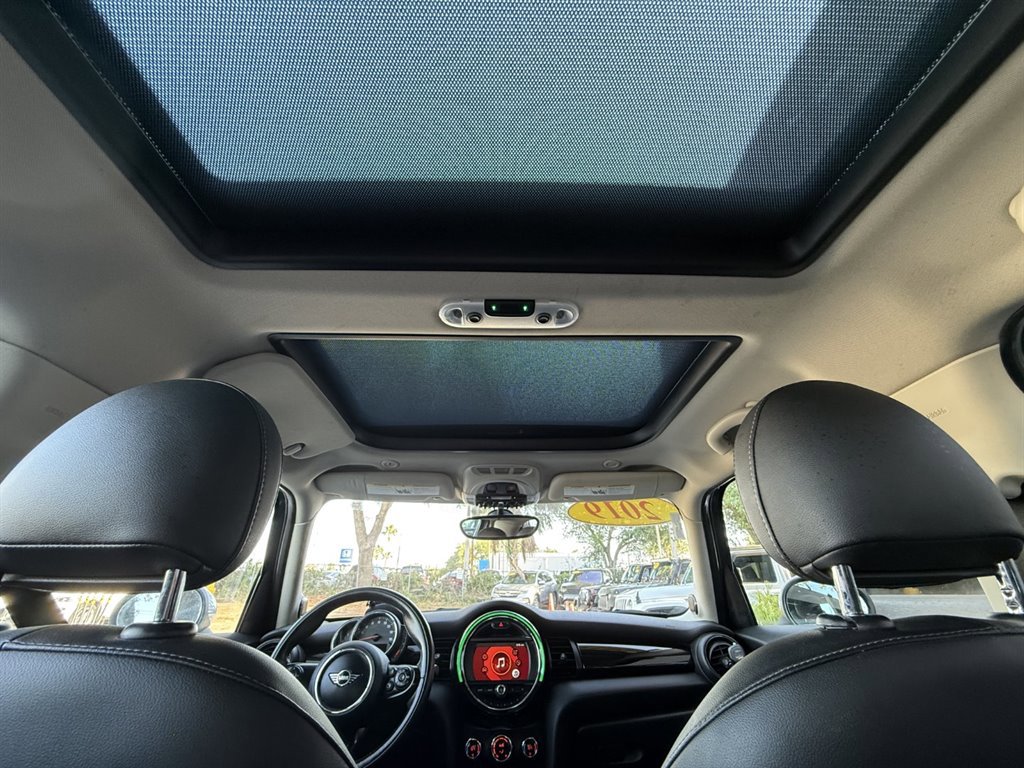 Used 2019 MINI Cooper 4-Door Hardtop FWD image 19