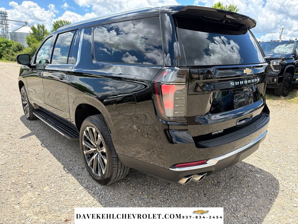 Used 2025 Chevrolet Suburban High Country w/ Sun And Tow Package AWD/4WD image 4