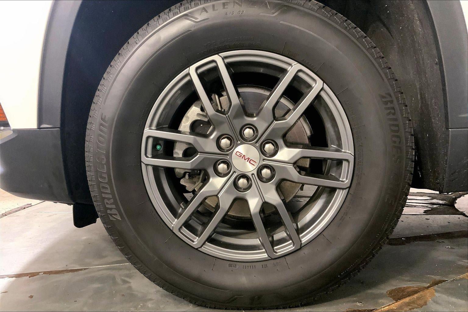 Used 2025 GMC Acadia Elevation AWD/4WD image 9