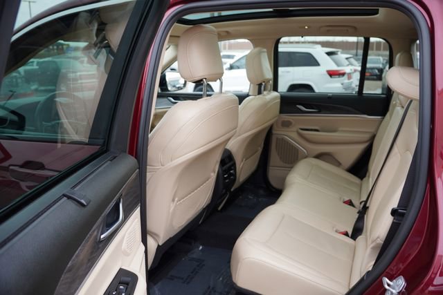 Certified 2022 Jeep Grand Cherokee Limited w/ Luxury Tech Group II image 16