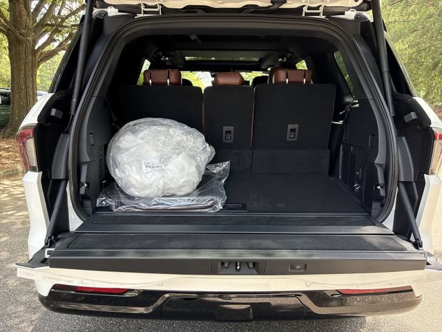 New 2027 Lincoln Navigator Reserve AWD/4WD image 25