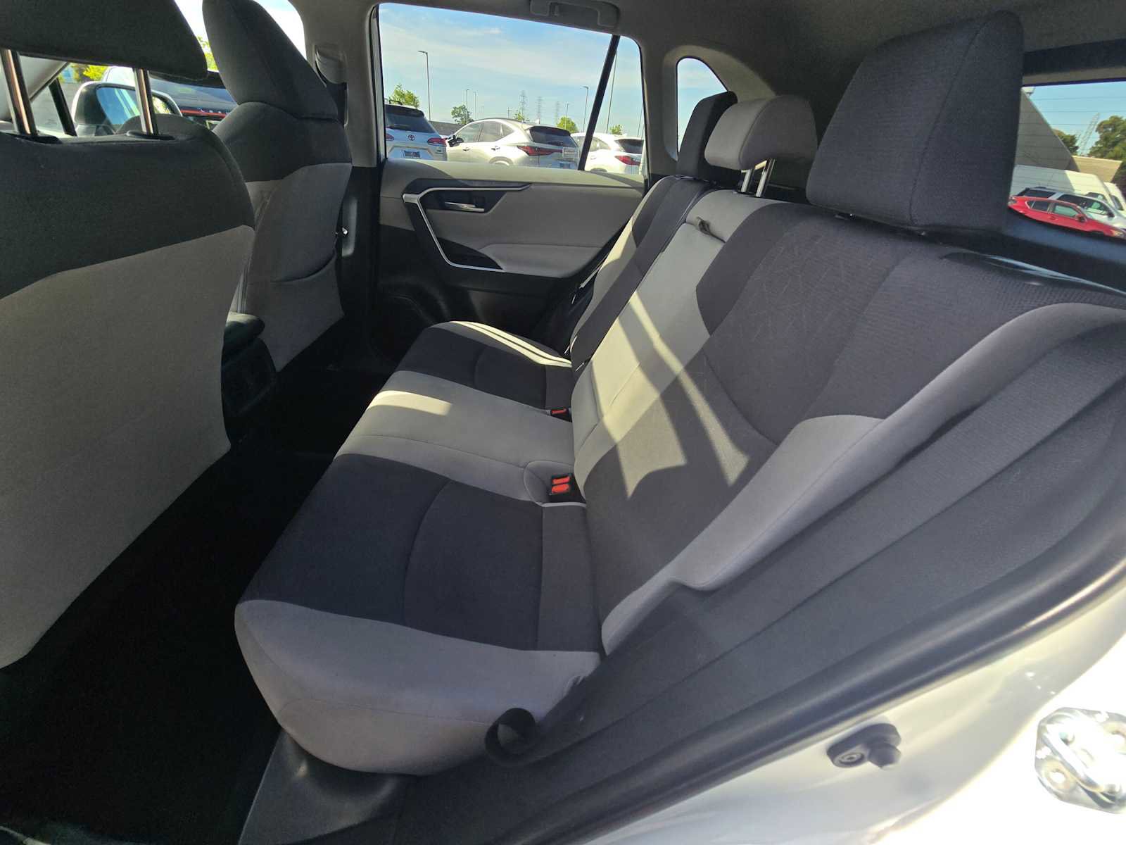 Used 2025 Toyota RAV4 XLE AWD/4WD image 17