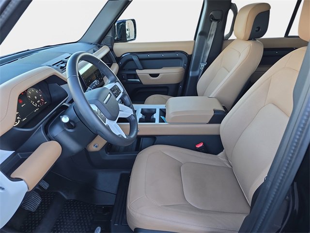 Used 2025 Land Rover Defender 110 S image 17