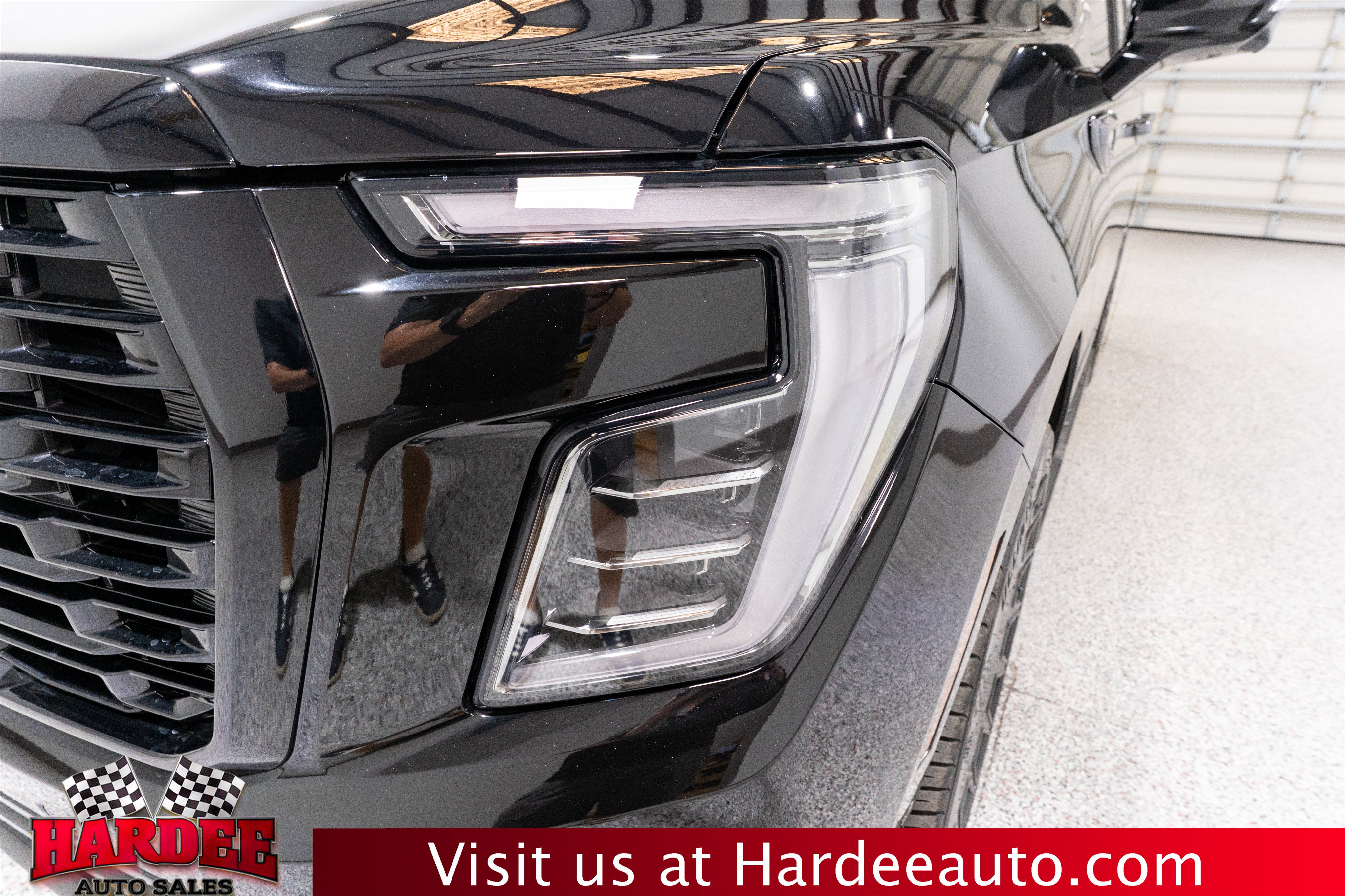 Used 2025 GMC Yukon Elevation AWD/4WD image 8